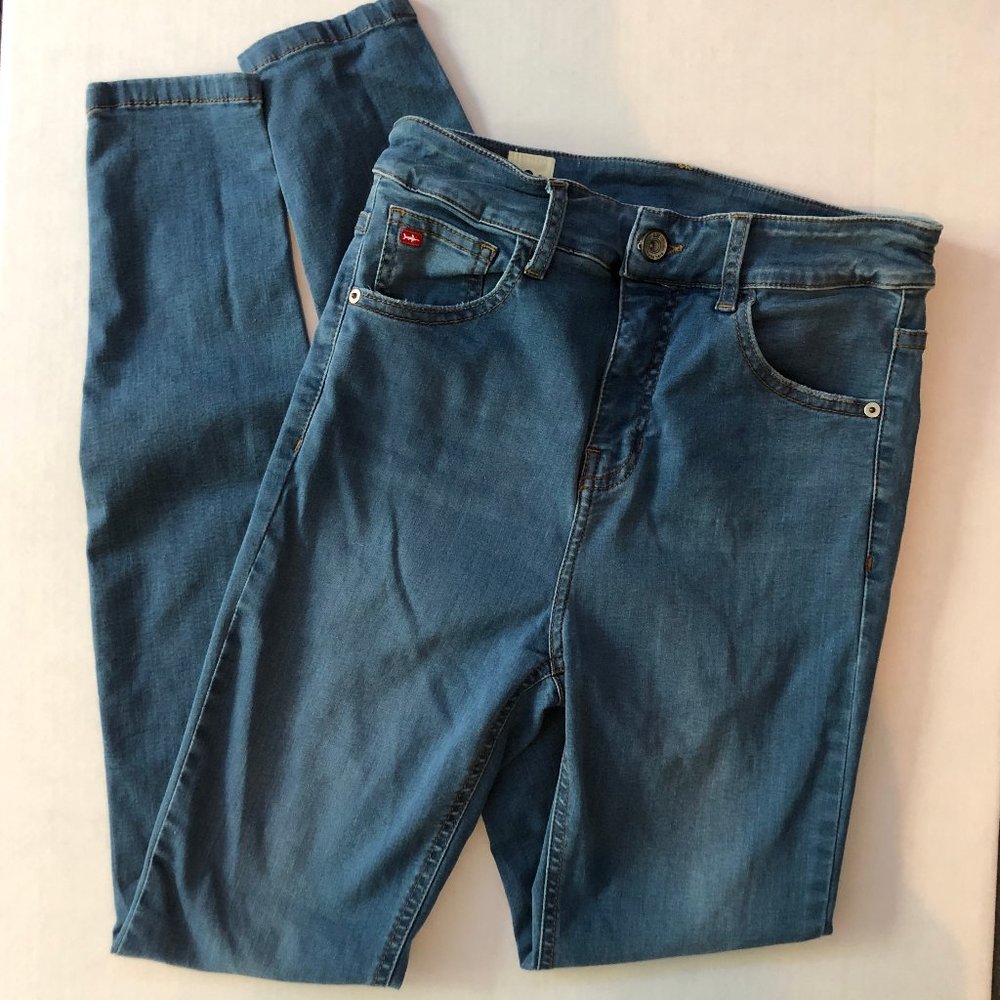 Women's Medium Wash Blue Denim Skinny Jeans